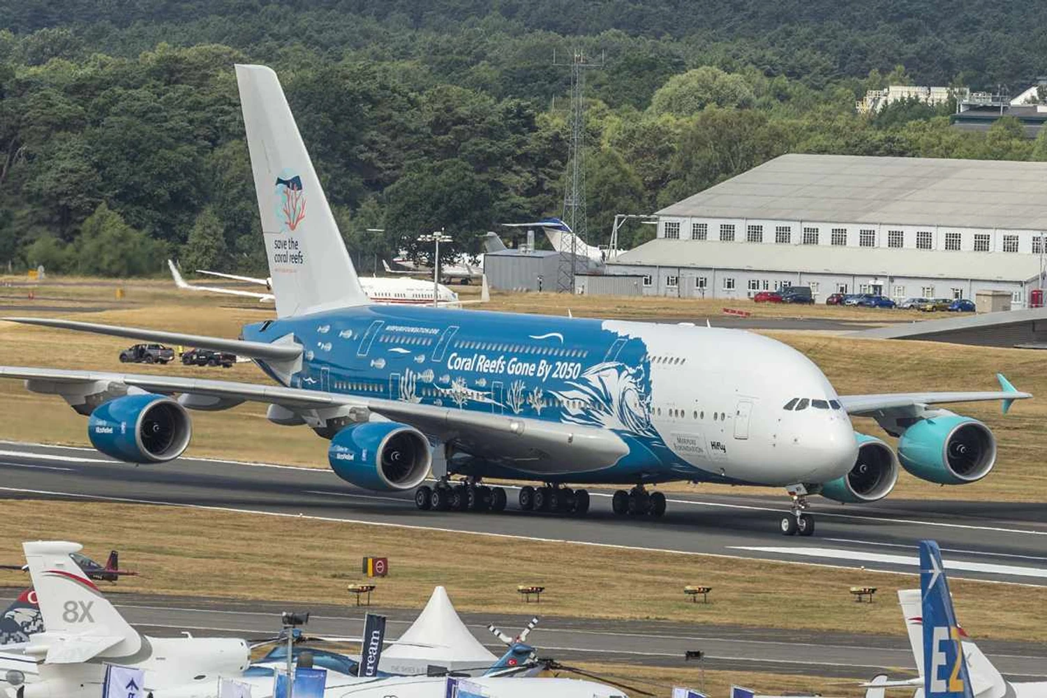 Airbus A380 estreia em Farnborough com as cores da Hi Fly
