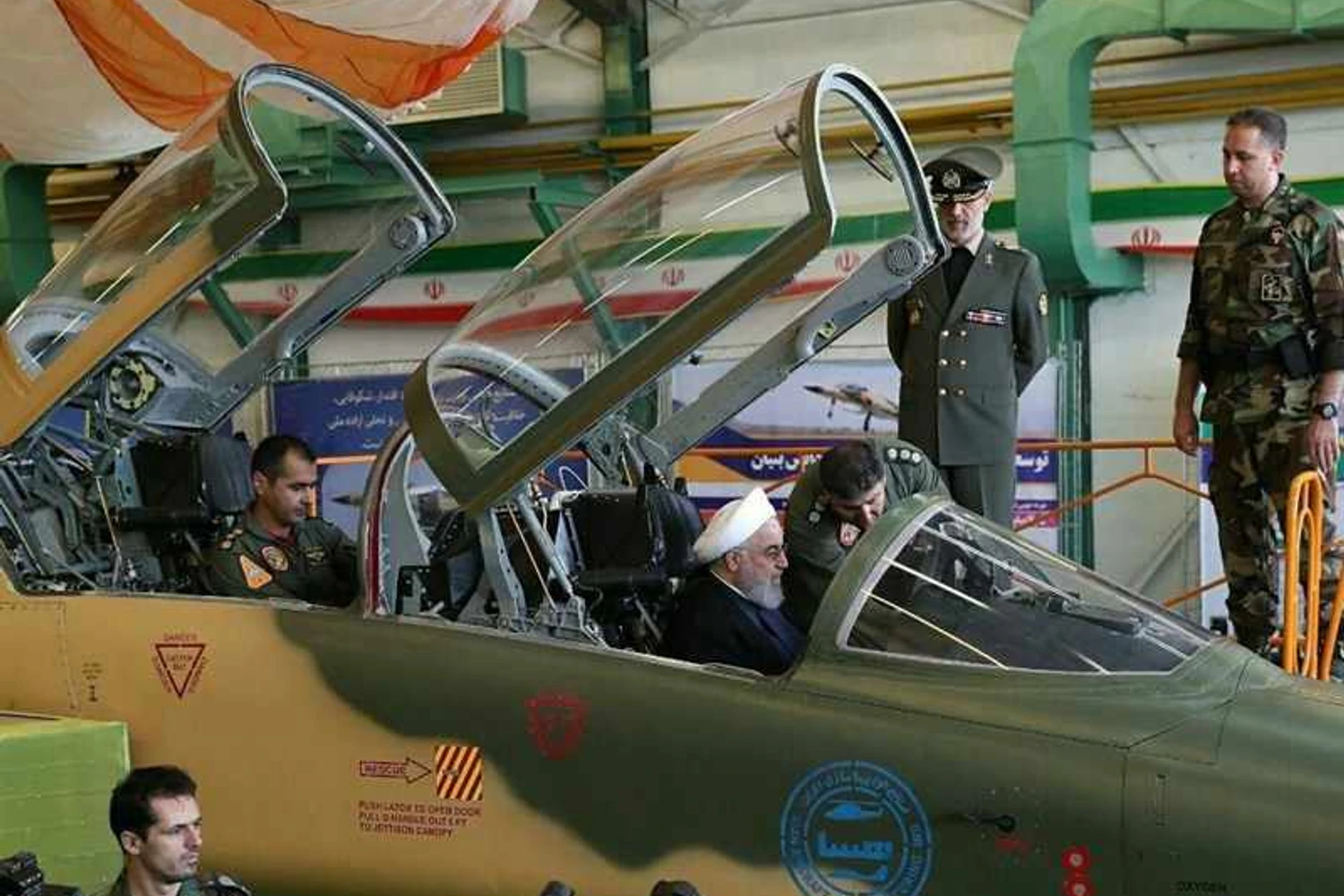 Hassan Rouhani, presidente do Irã, a bordo do Kowsar (Tasnim)