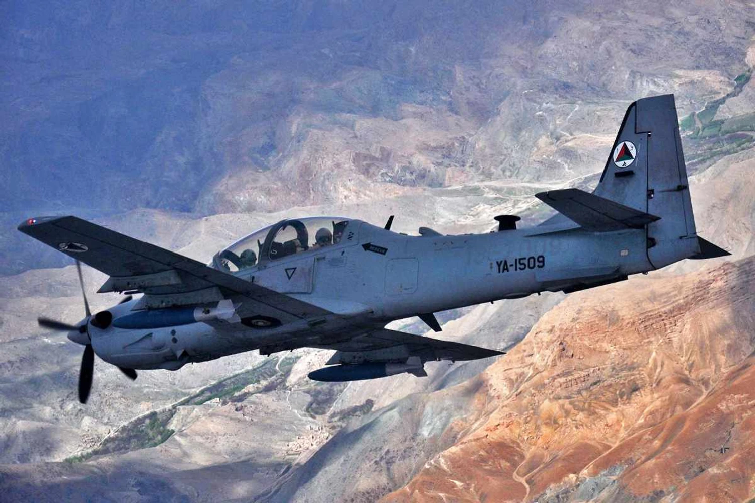Avião A-29 Super Tucano do Afeganistão derrubado pelo Uzbequistão
