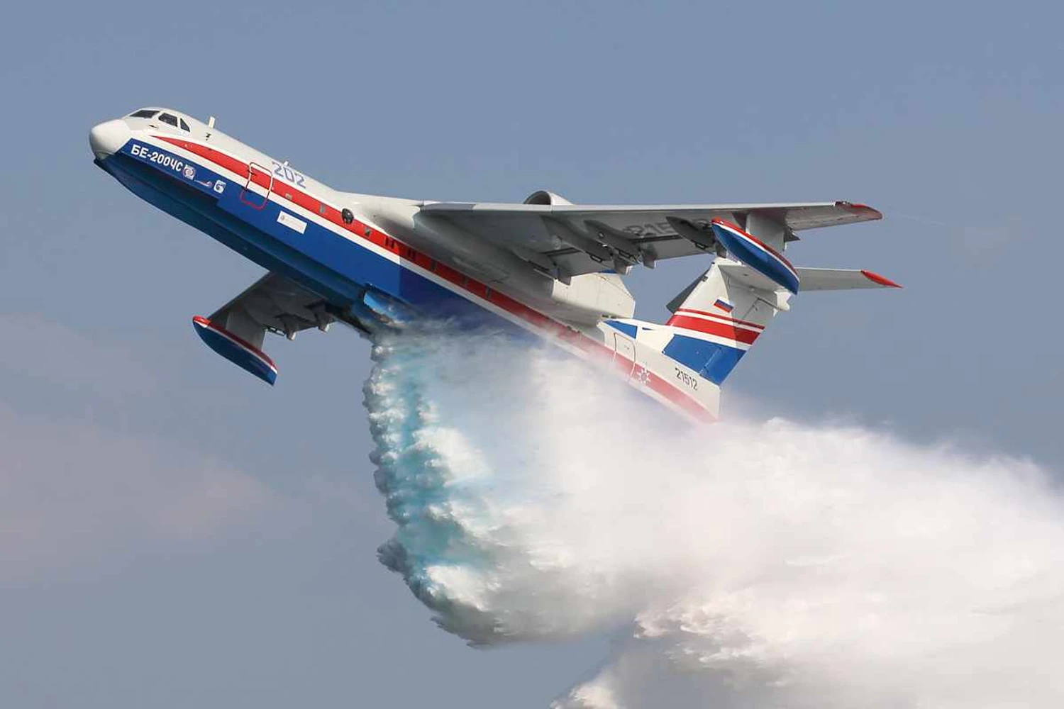 Americanos usarão avião russo em combate a incêndios florestais