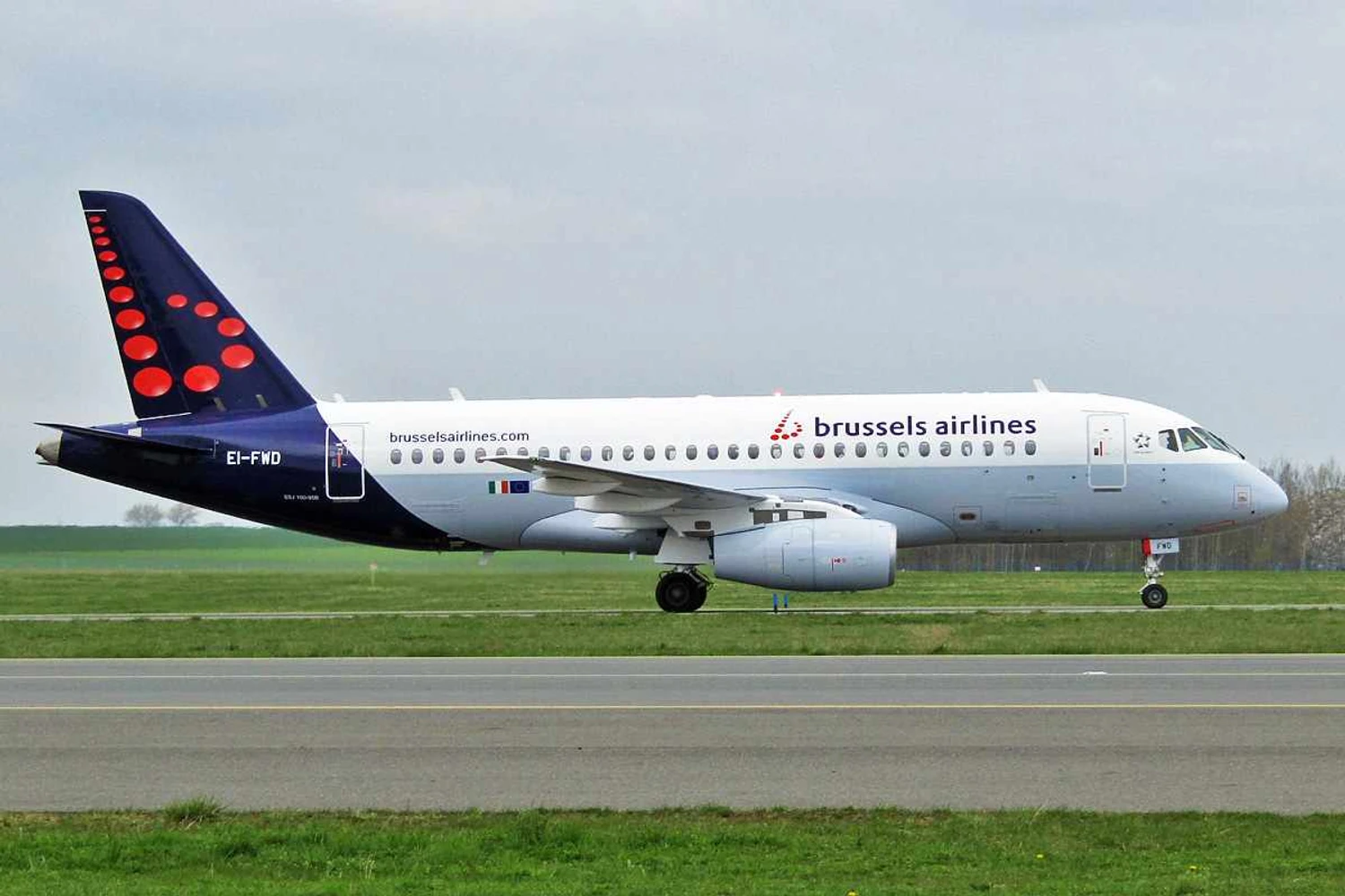 Com embargo do Ocidente, Sukhoi pode fazer SuperJet 100% russo