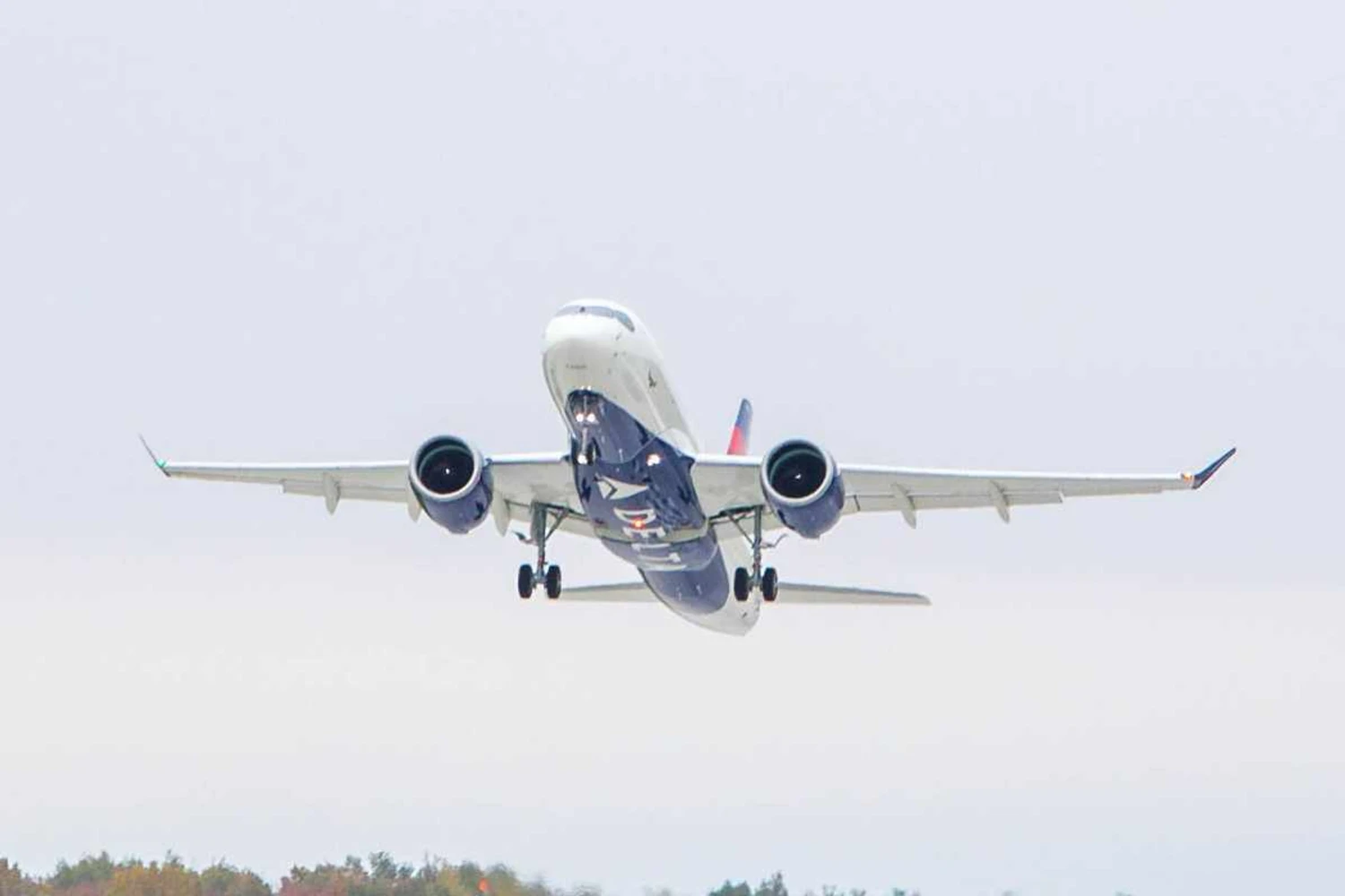 Primeiro Airbus A220 da Delta realiza voo inaugural