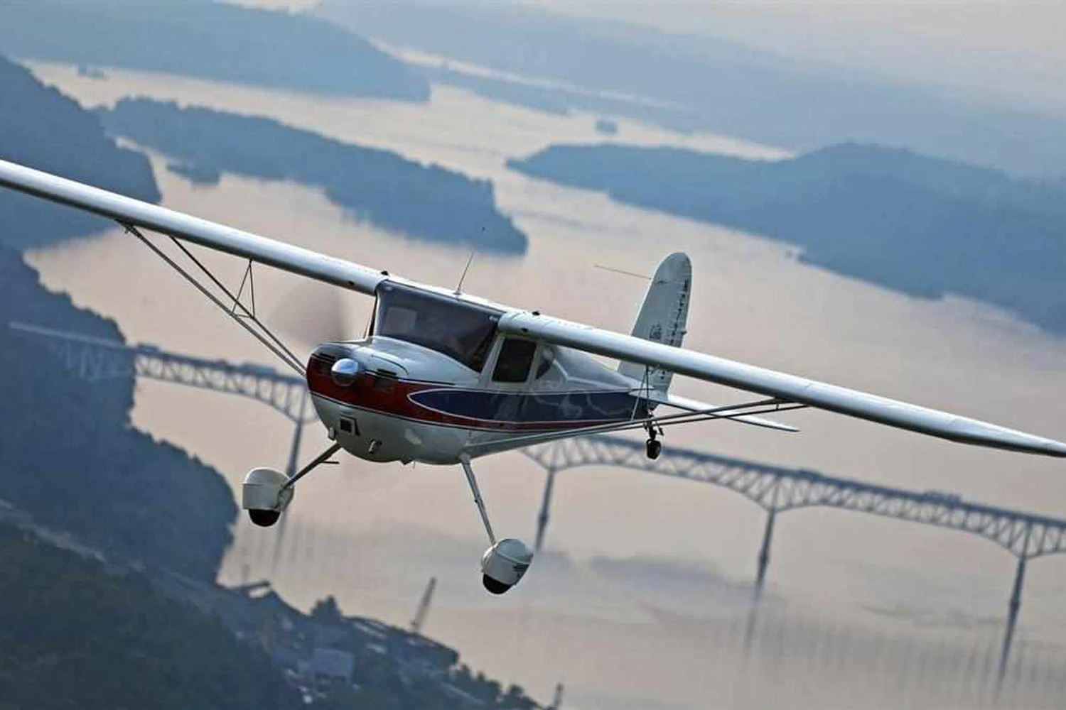 (AOPA)