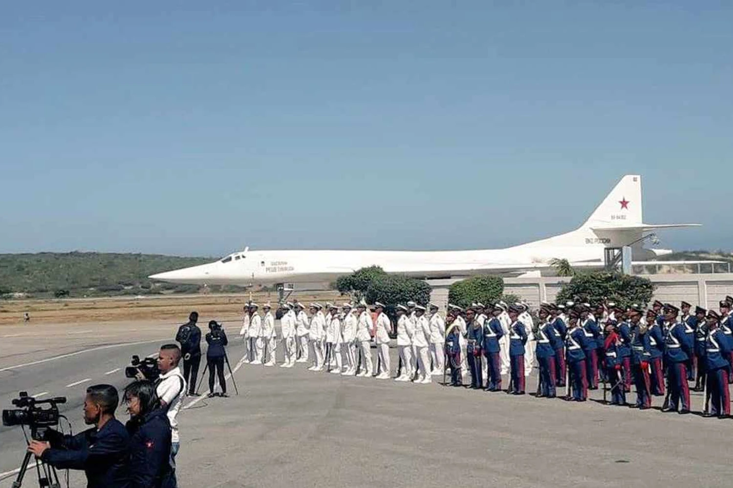 Venezuela recebe visita de bombardeiros russos para exercício militar "surpresa"