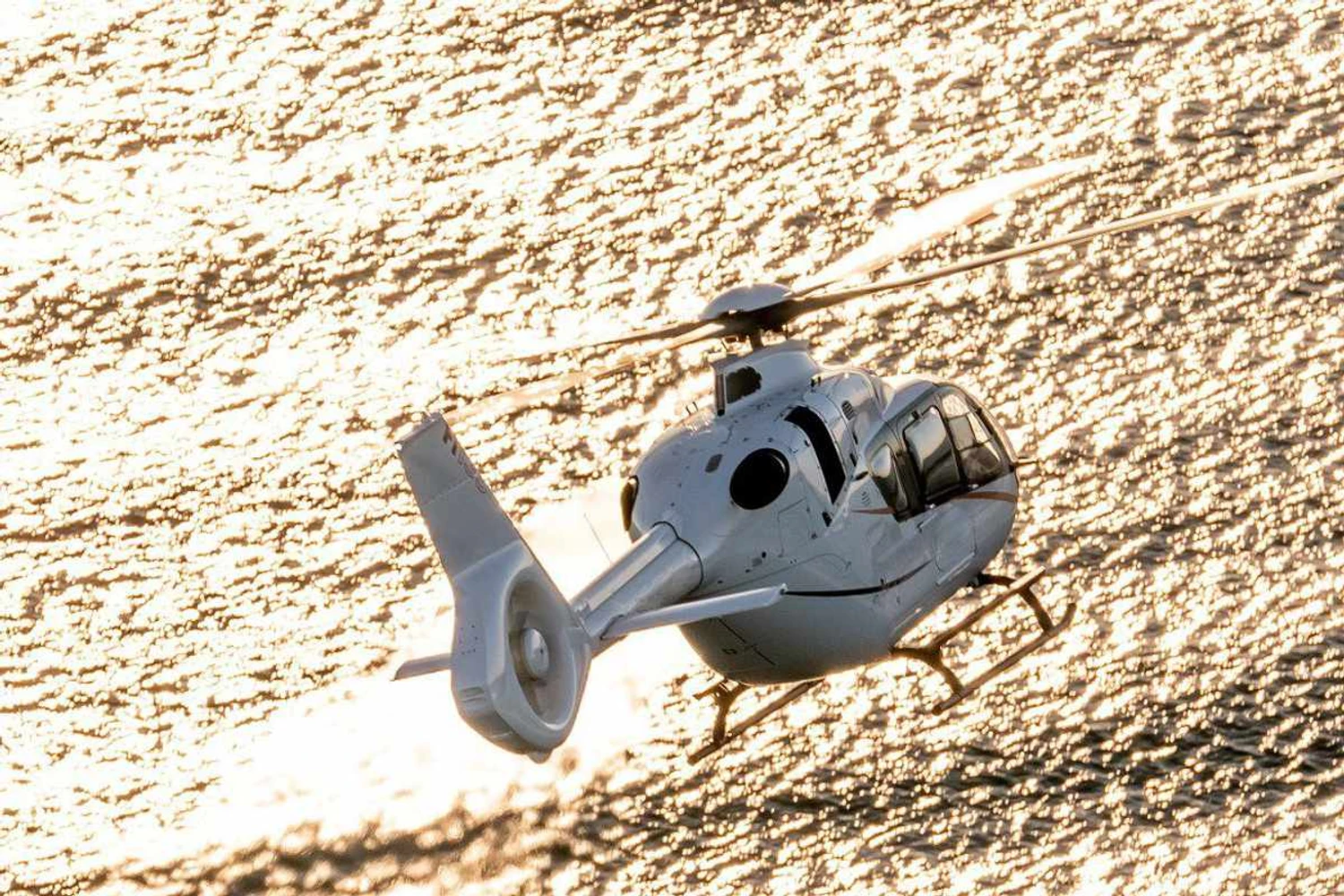 Marinha do Brasil adquire três helicópteros Airbus H135