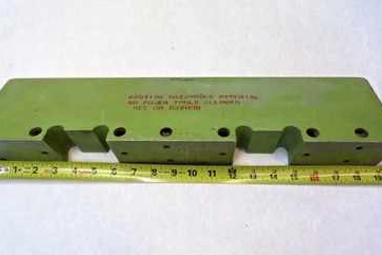 O 747 tem contrapesos de urânio nas asas; o material é utilizado por conta de sua massa atômica elevada (RadioactiveThings.com)