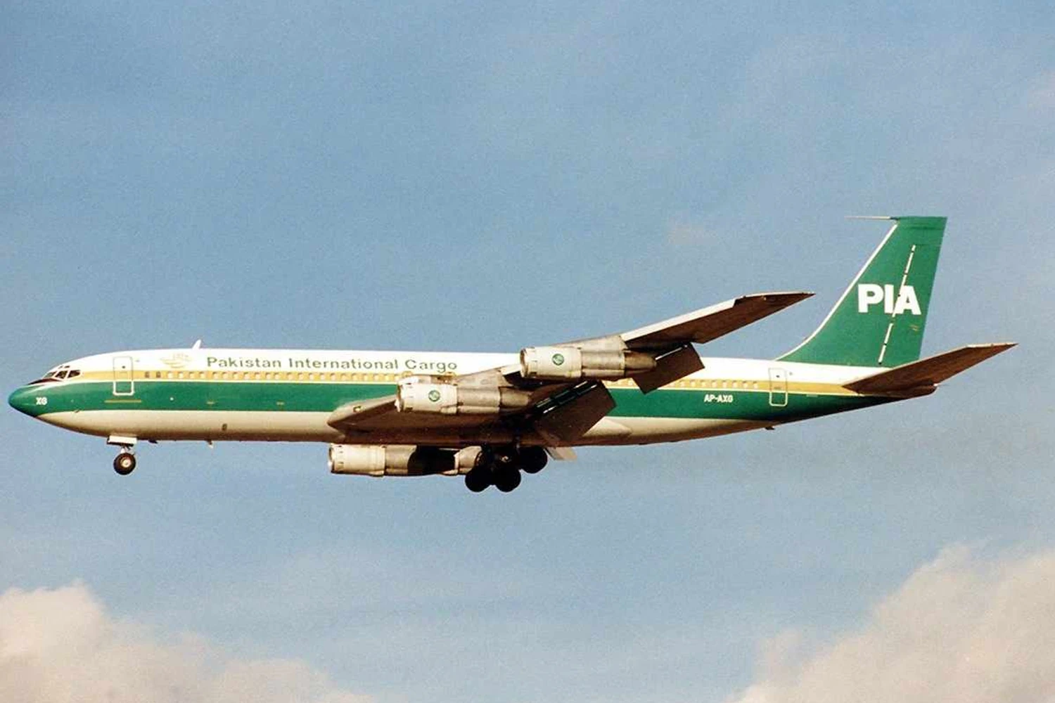 O Shanghai Y-10 foi desenvolvido a partir do processo de engenharia reversa de um 707 acidentado da companhia Pakistan International Airlines (JetPix/Creative Commons)