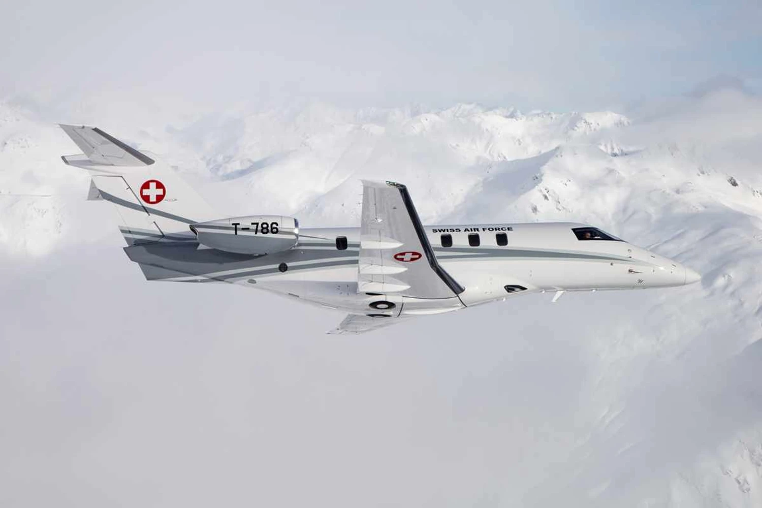 Jatinho executivo Pilatus PC-24 é o novo avião presidencial da Suíça