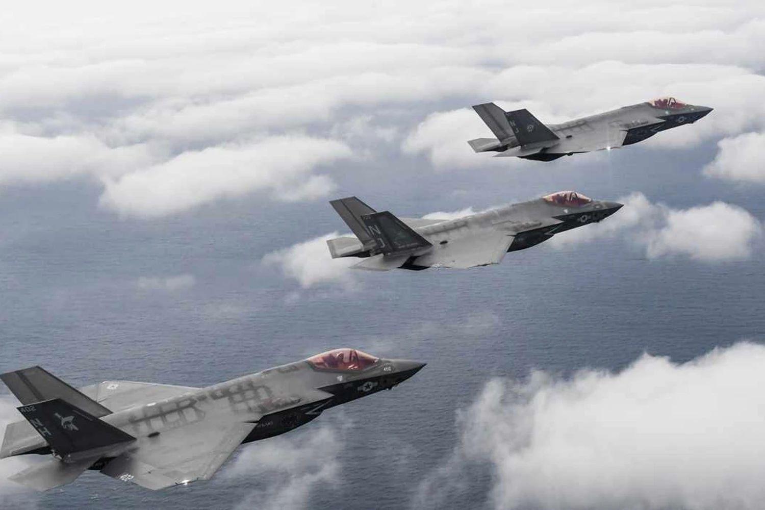 Marinha dos EUA declara F-35C pronto para o combate