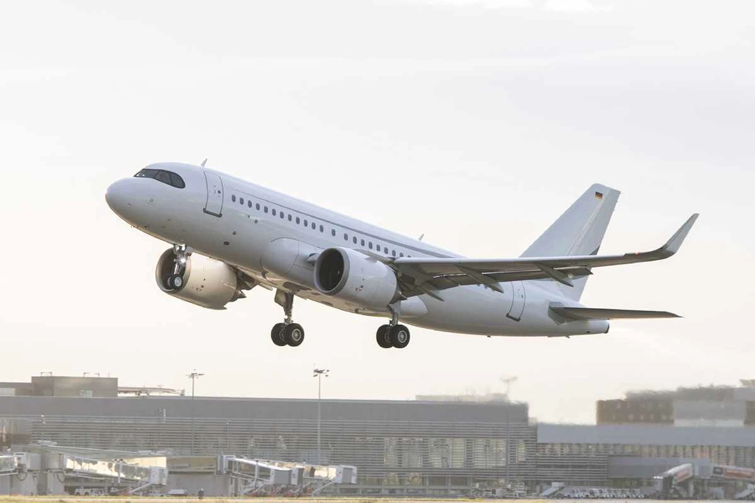 Airbus ACJ319neo estabelece novo recorde em voo de teste