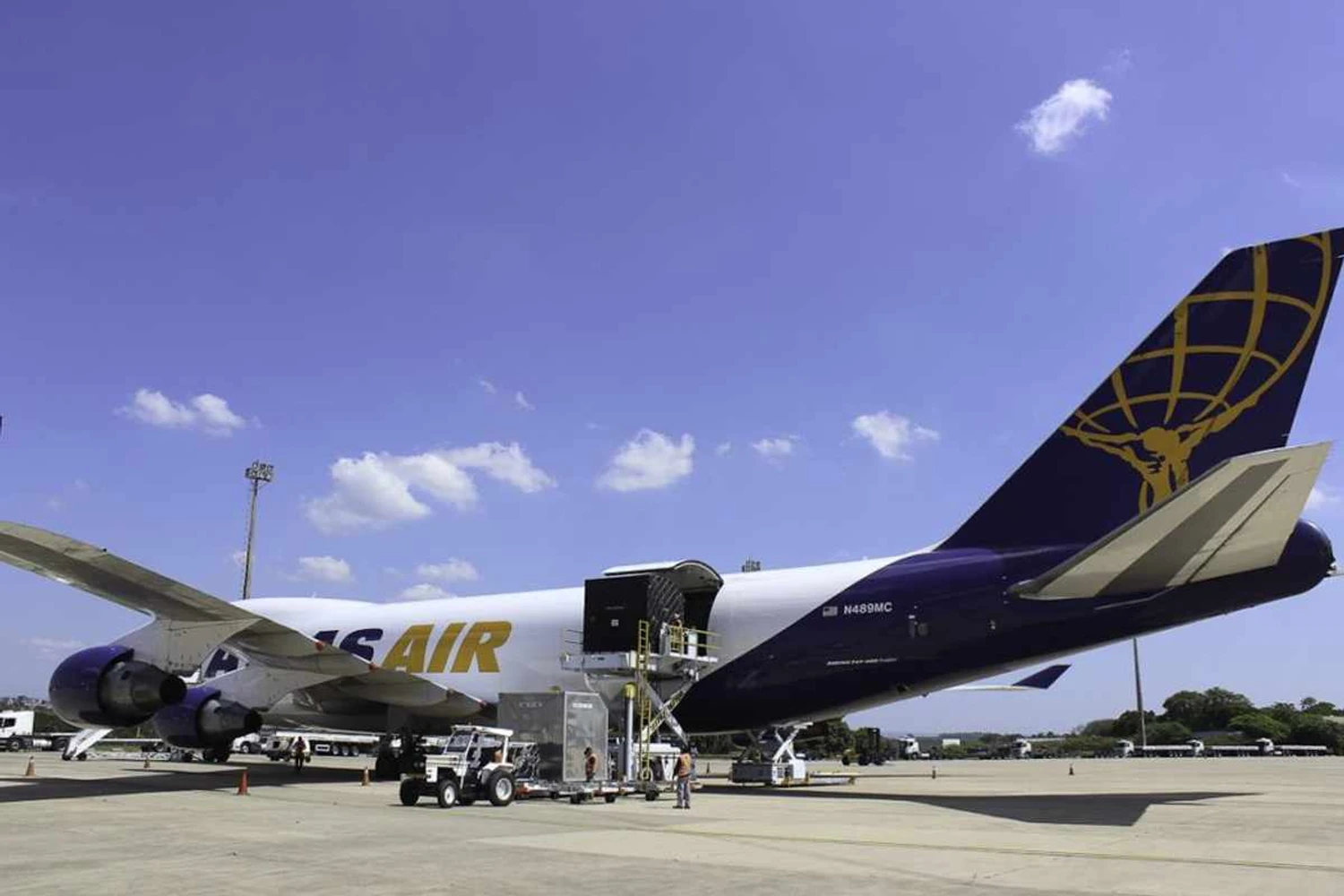 Os equipamentos do grupo BTS chegaram em Viracopos em quatro voos com cargueiros 747 (Divulgação)