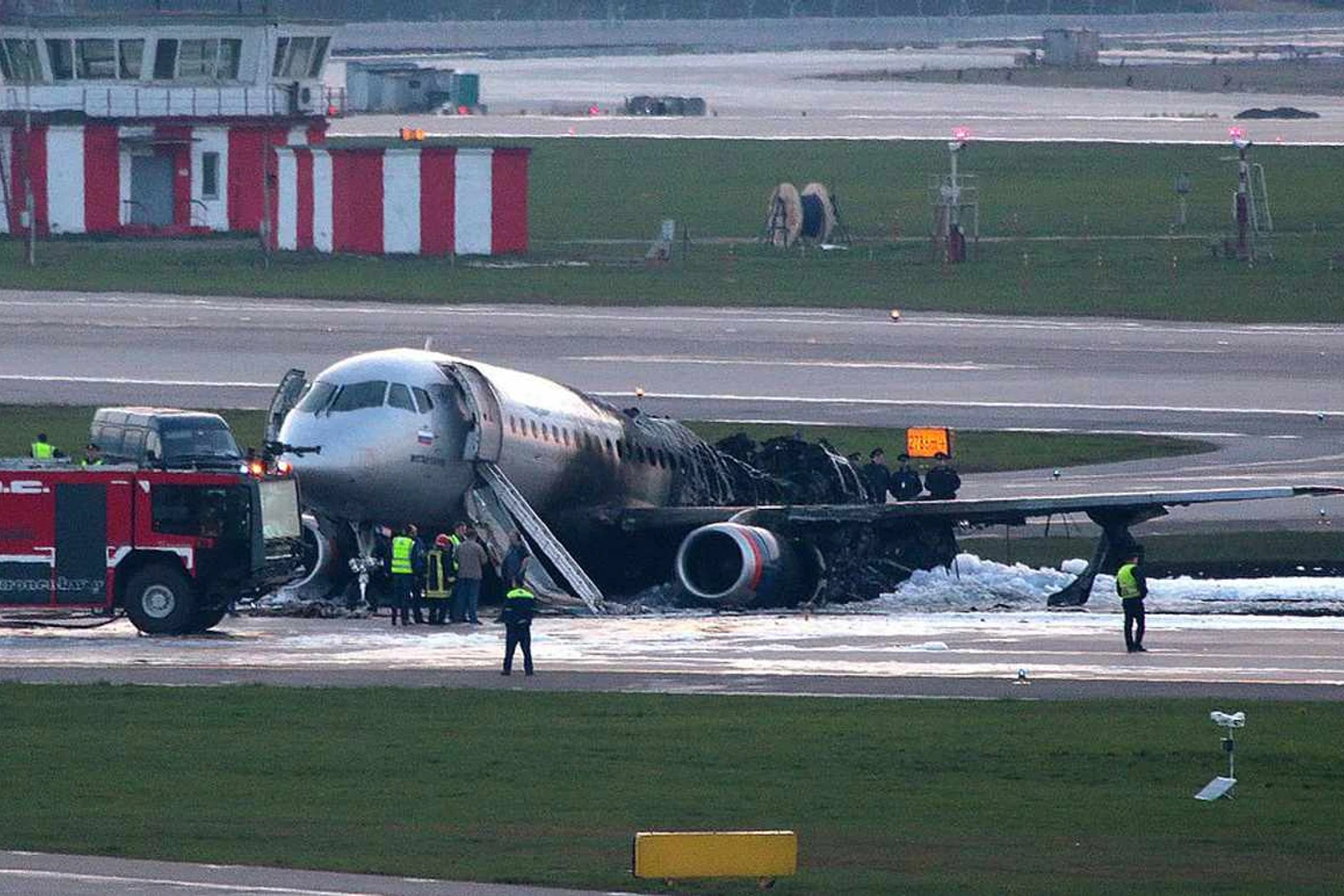 Relâmpago causou acidente com avião na Rússia, afirma piloto