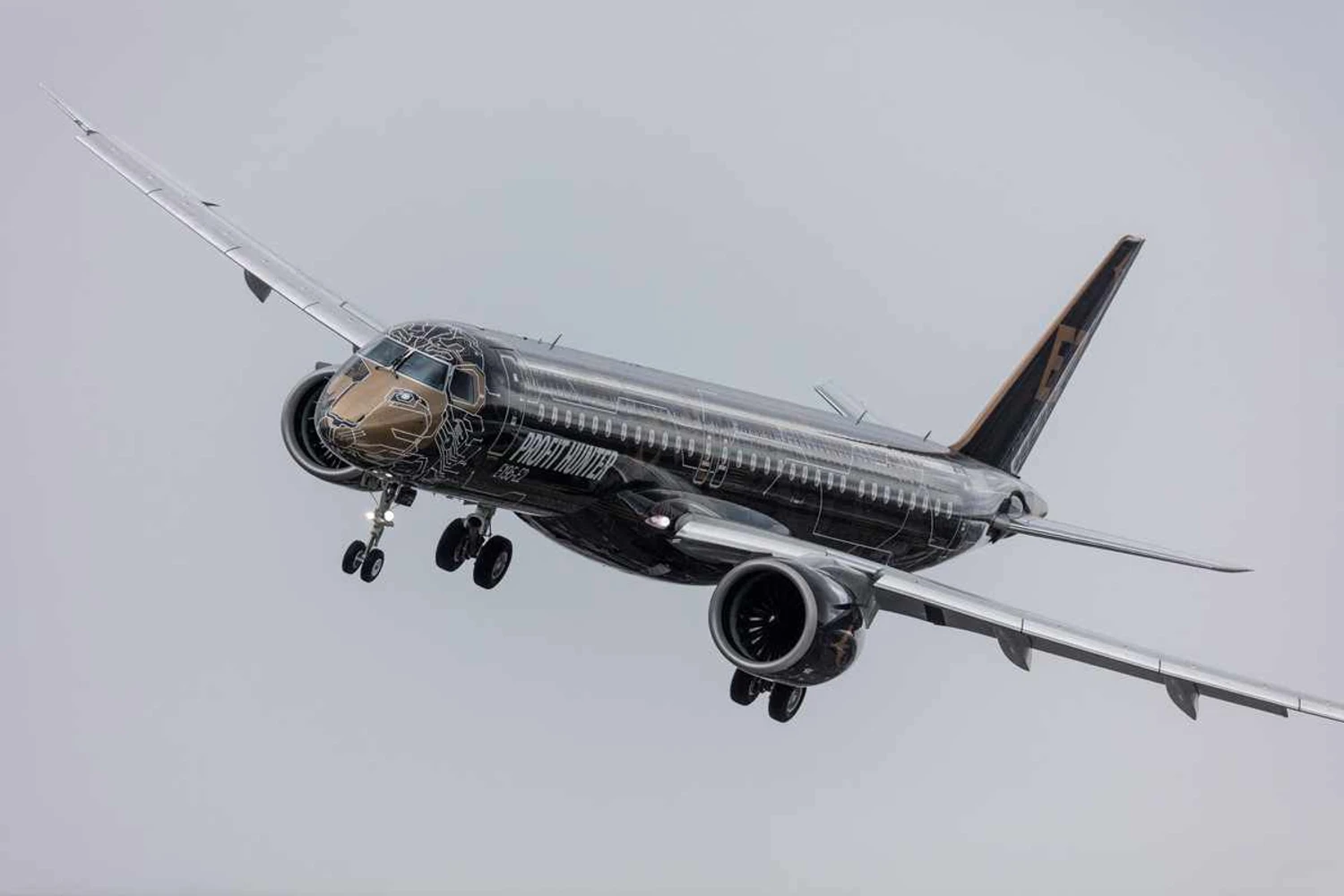 KLM anuncia encomenda de até 35 jatos E195-E2 da Embraer