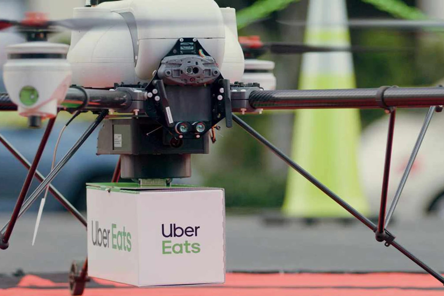 Uber Eats anuncia primeiros testes de entrega com drones