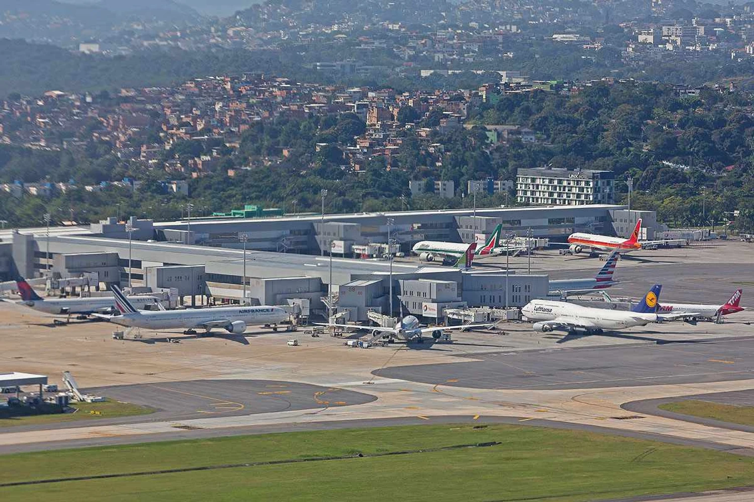 Com movimento em queda, aeroporto do Galeão vira paraíso das low-cost
