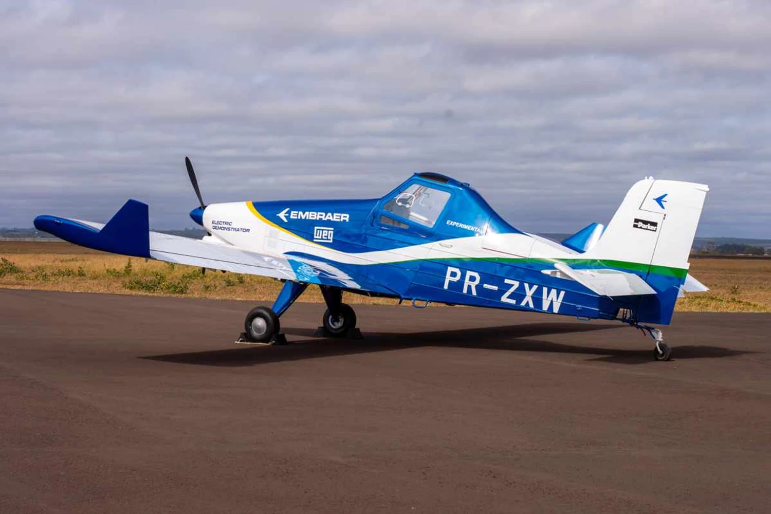 (Embraer)