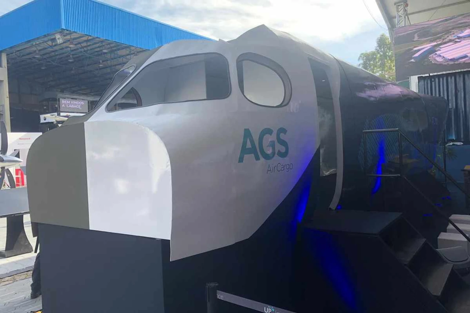 O mocape exposto na Labace adianta um pouco como será o ATL-100 (Airway)