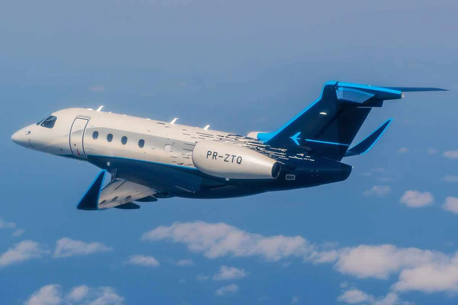 Embraer e FlightSafety terão novos simuladores de voo do jato executivo Praetor na Europa e nos EUA