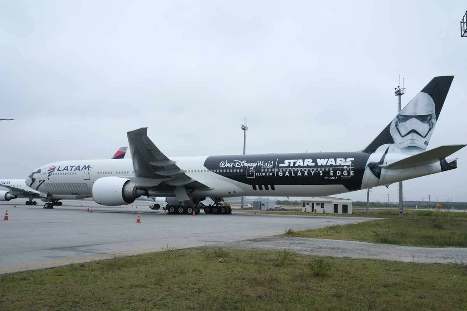 “Stormtrooper Plane” da LATAM chega ao Brasil