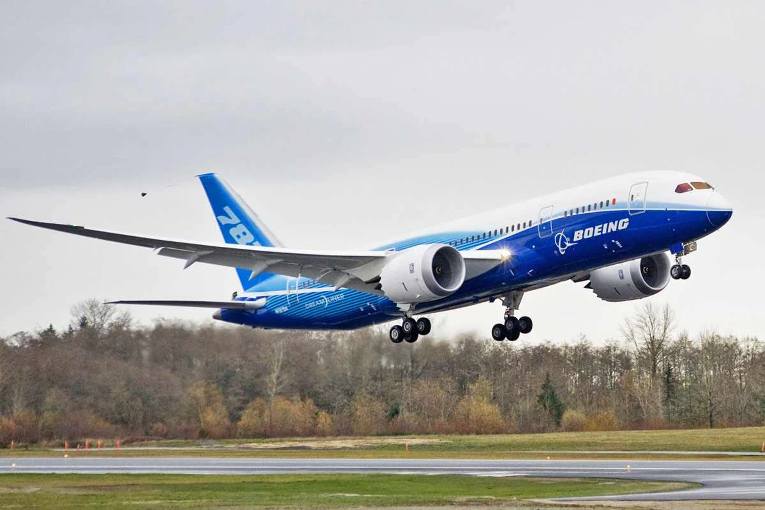 Há 10 anos, Boeing 787 Dreamliner decolava para mudar as viagens aéreas