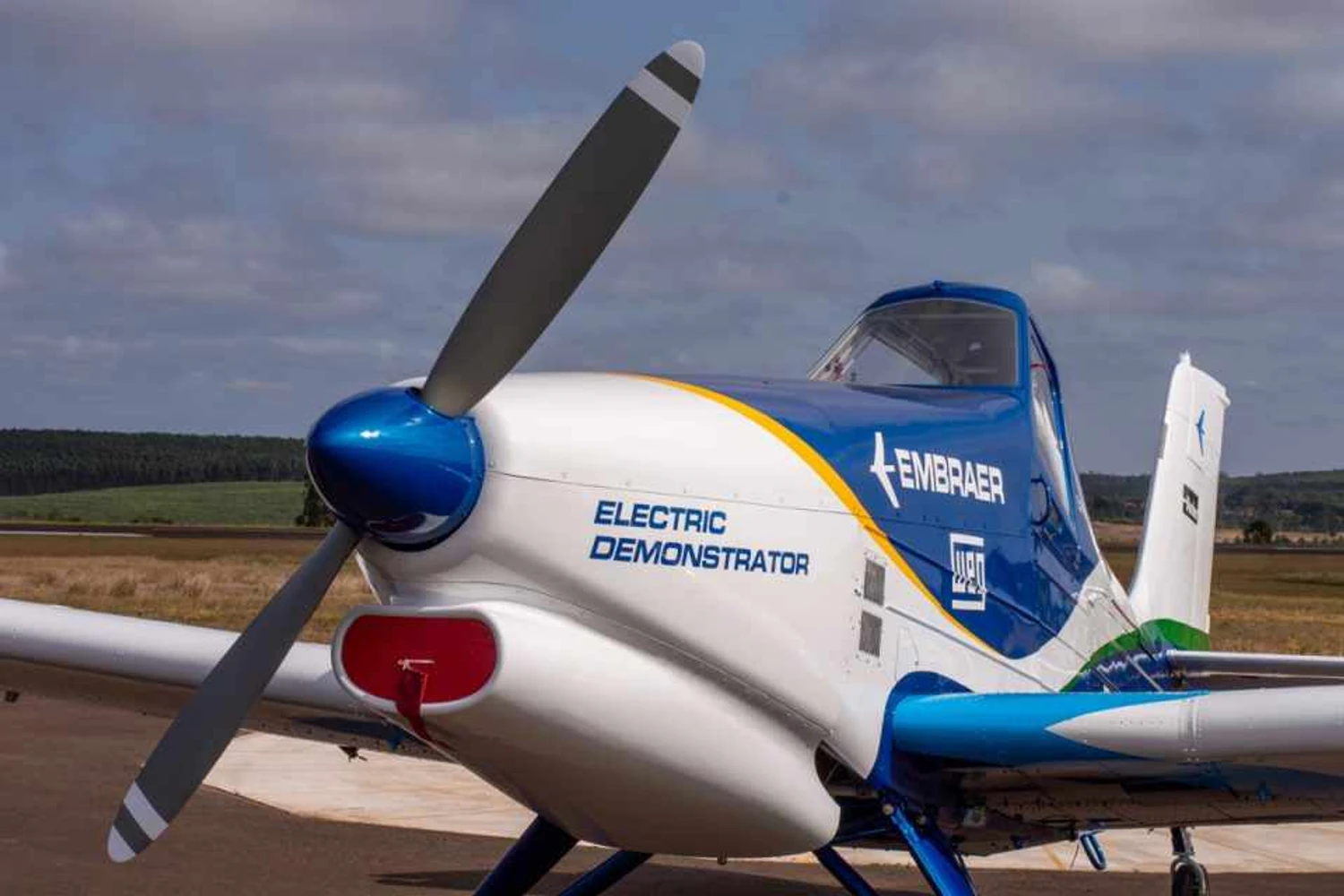 Embraer realiza primeiro teste estático com avião elétrico