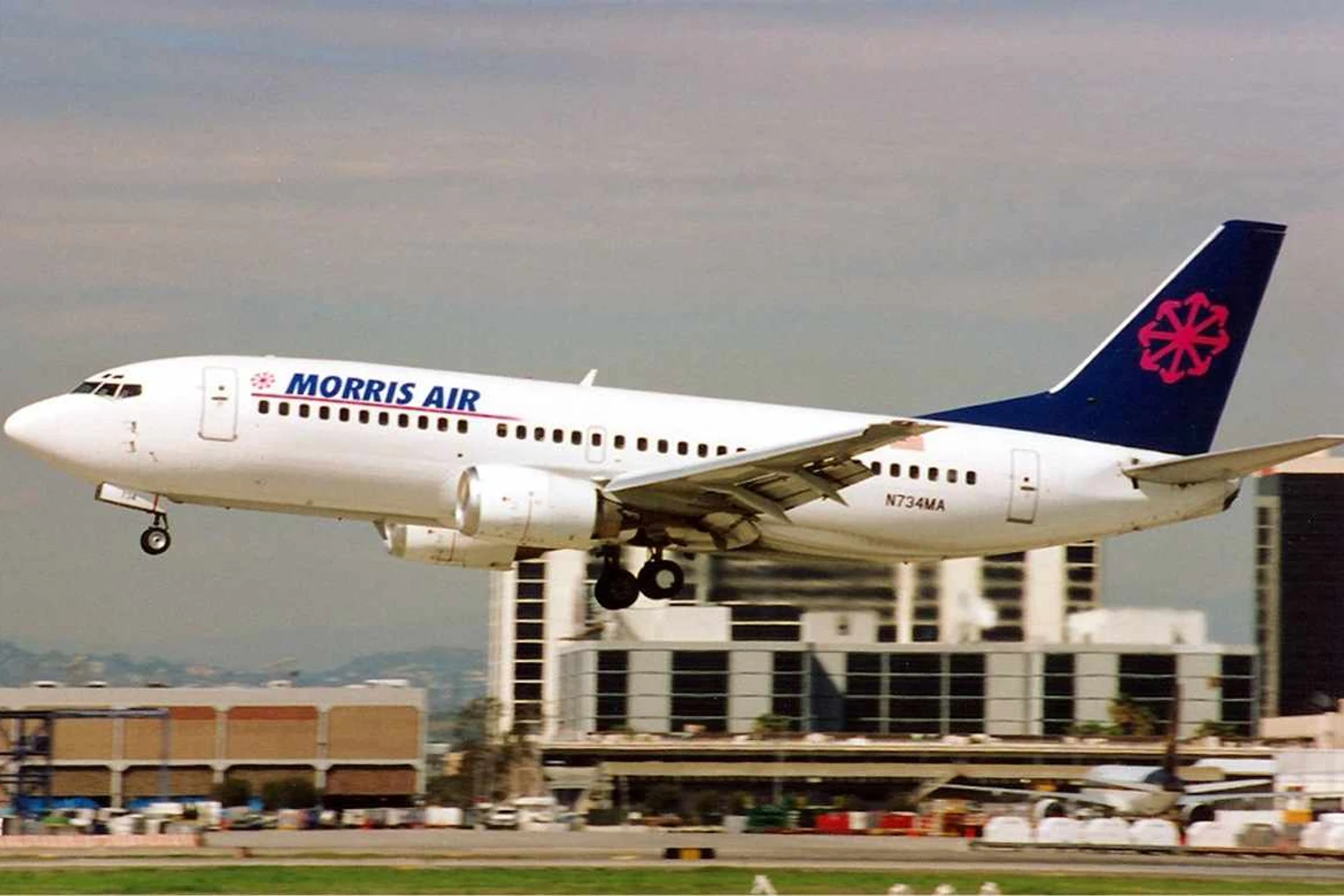 Boeing 737-300 da Morris Air, primeira empresa dirigida por David Neeleman (Torsten Maiwald)