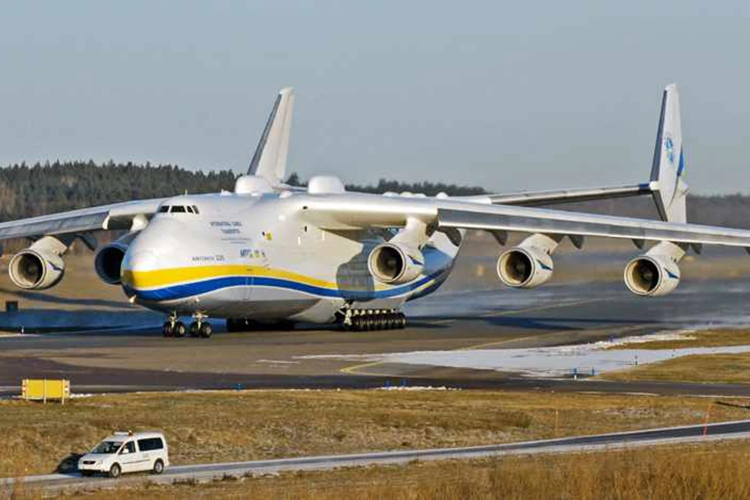 Governo ucraniano afirma que o Antonov An-225 foi atingido pela Rússia