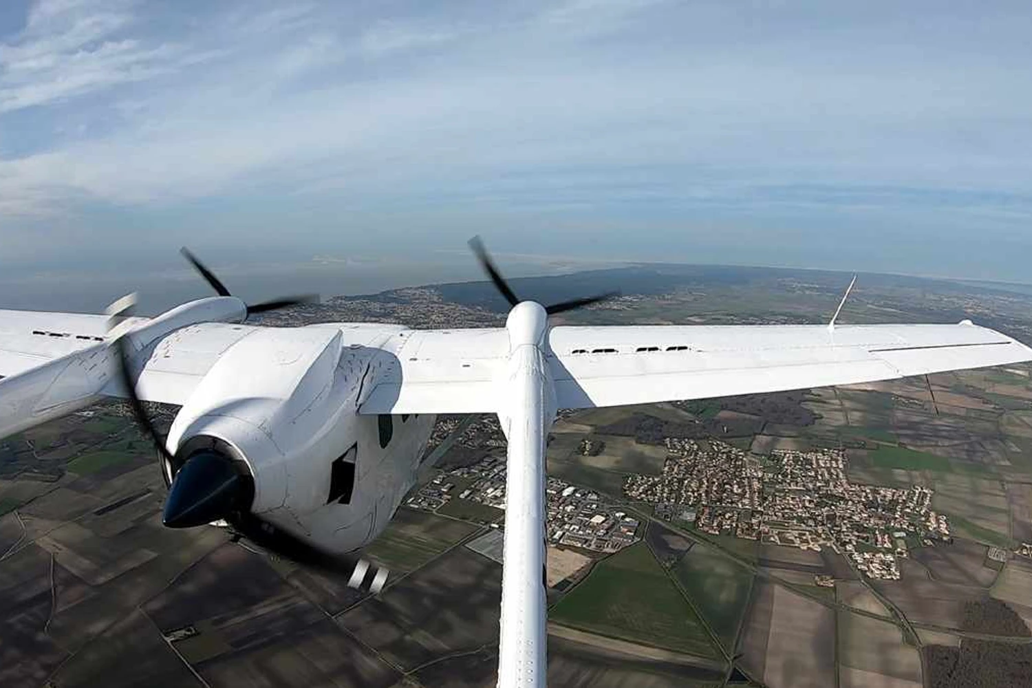 Startup francesa completa primeiro voo com avião híbrido-elétrico