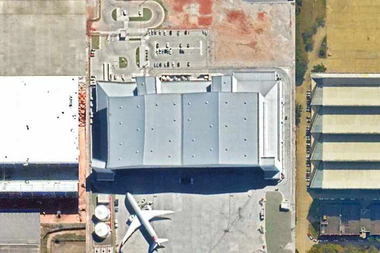 Gigantes brasileiros: os hangares da Azul, American Airlines e TAP, ex-Varig (Google)