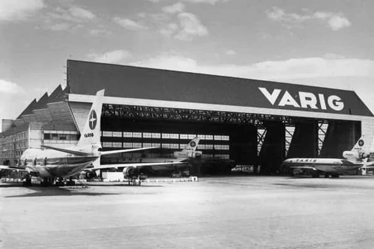 O gigantesco hangar da Varig no Galeão (Reprodução)