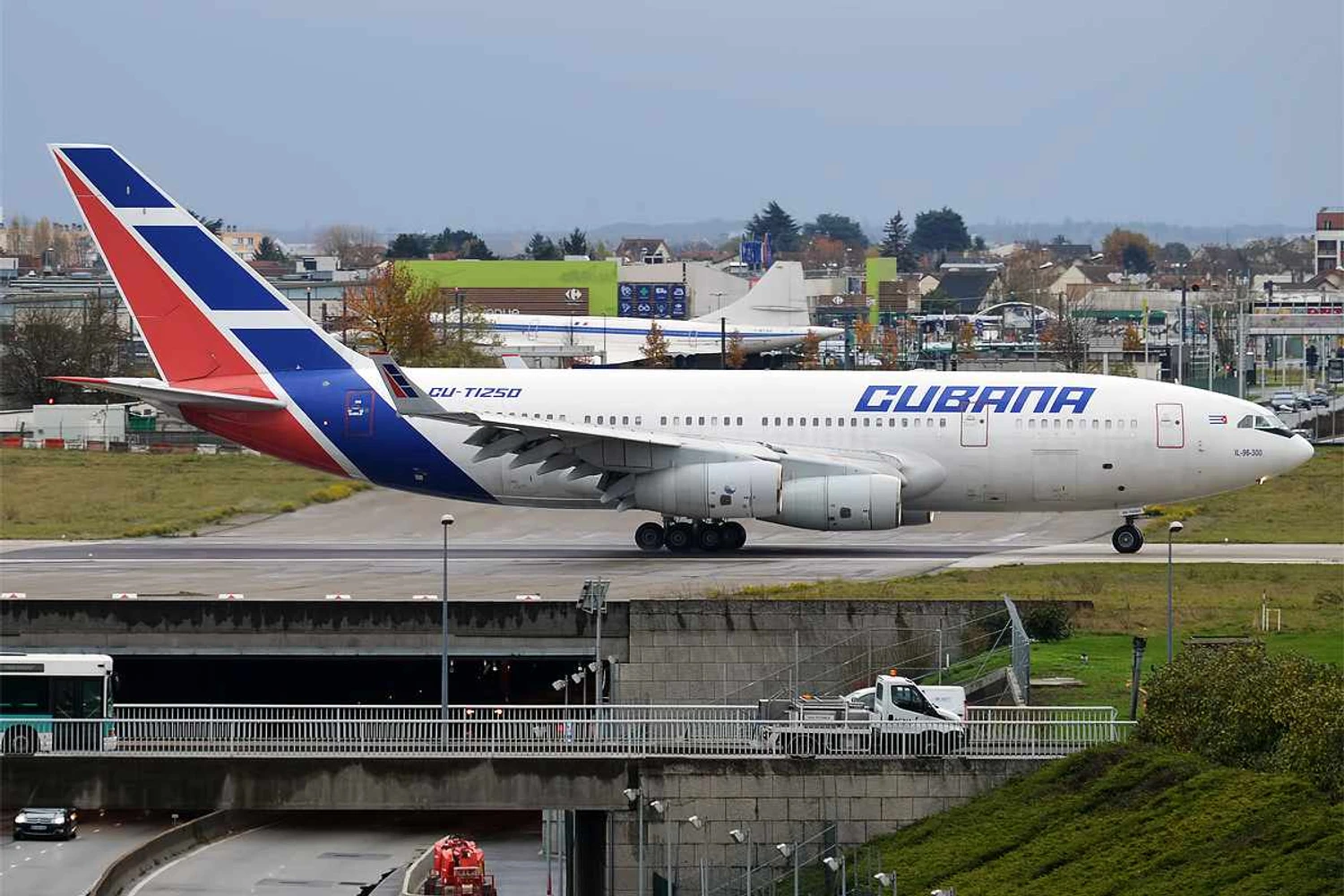 A Cubana de Aviación é atualmente o único operador comercial do Il-96, com quatro aparelhos - versão -300 - na frota (Anna Zvereva)
