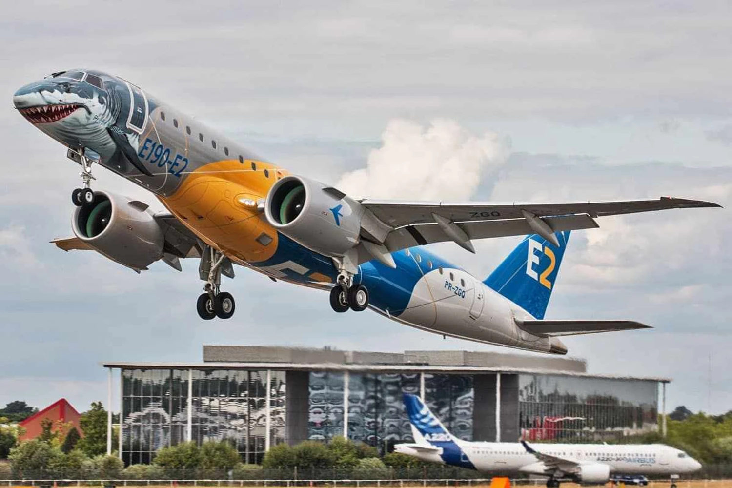 Embraer E190-E2