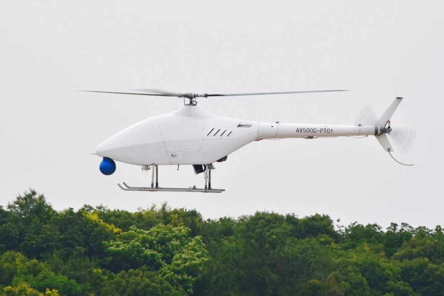 Primeiro helicóptero não tripulado da China realiza voo inaugural