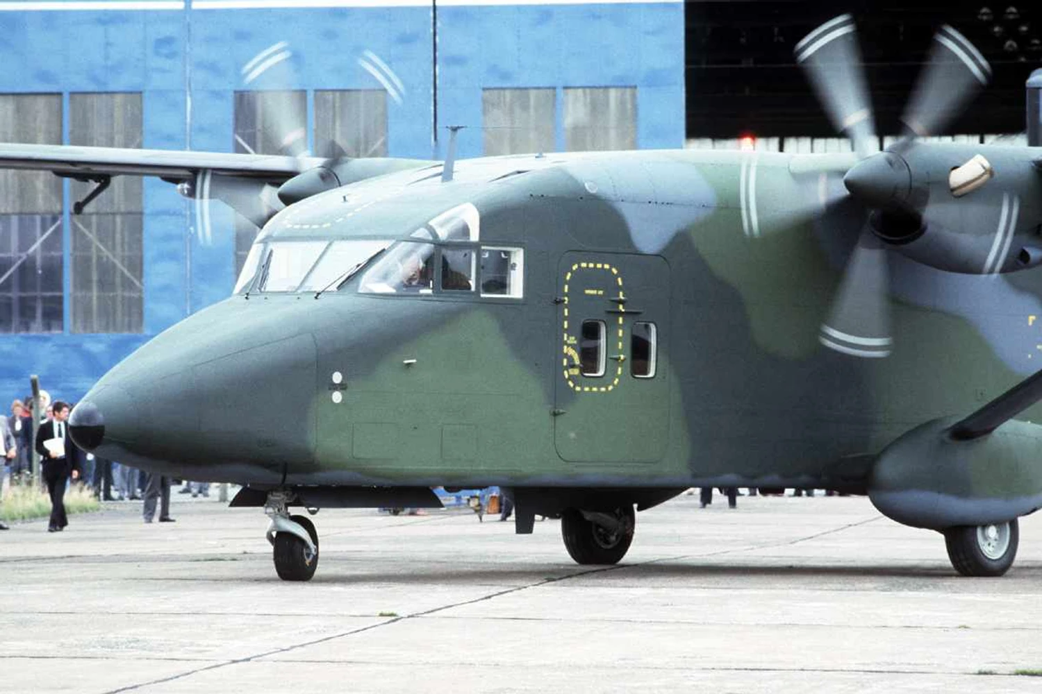 Orçamento de defesa para 2021 inclui a compra de aviões para o Exército Brasileiro