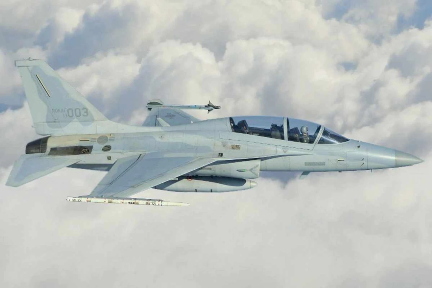 O TA-50 fez seu voo inaugural em 2002; versão de ataque é chamada de FA-50 (KAI)