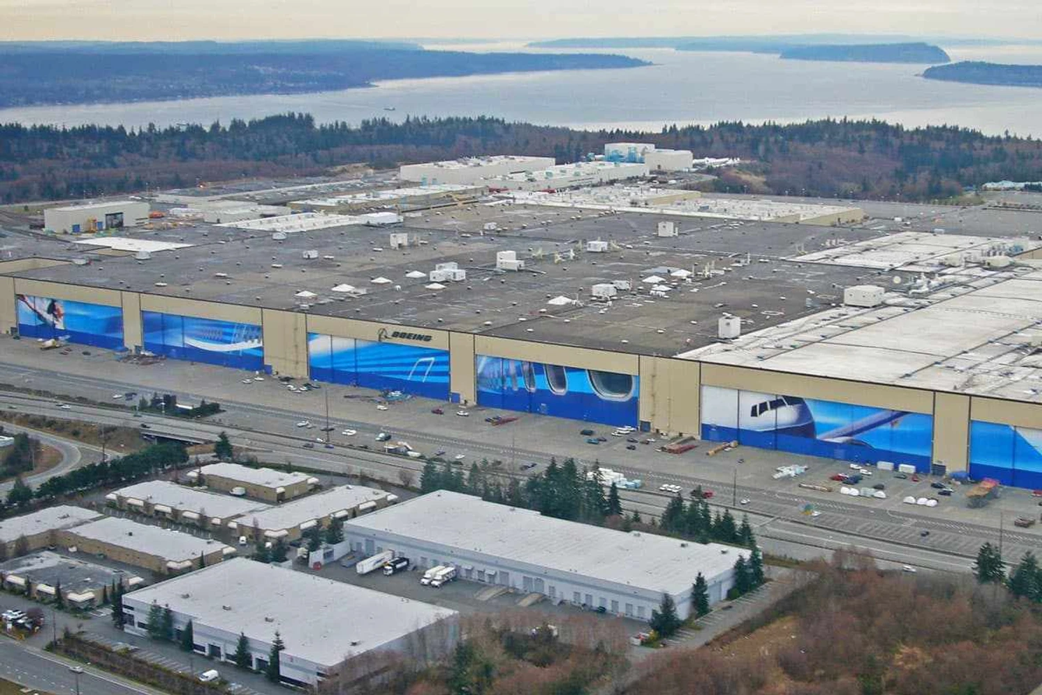 Greve na Boeing acaba após trabalhadores aceitarem aumento de 38% nos salários