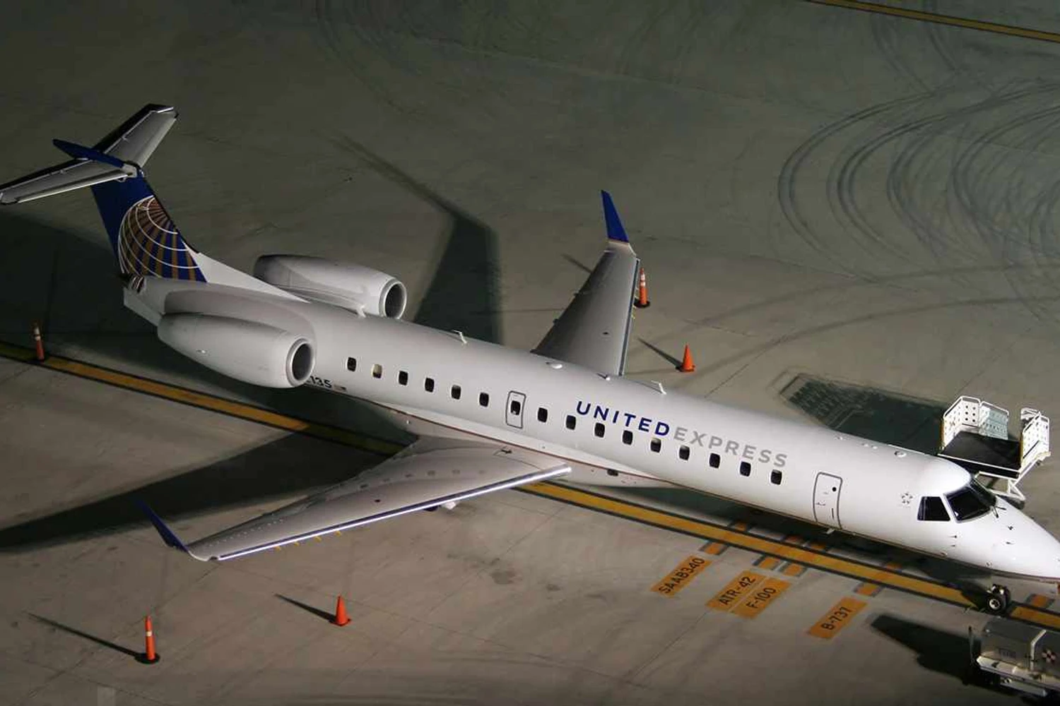 Dona de quase 100 jatos Embraer ERJ-145, ExpressJet anuncia fim das operações