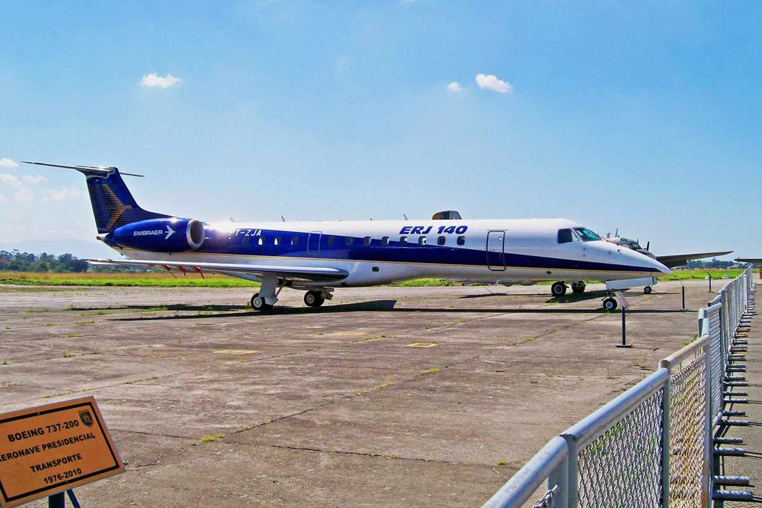 Desde 2010, o PT-ZJA, primeiro protótipo do jato, está exposto no Museu da Aeronáutica, no Rio (Marcio Sette)