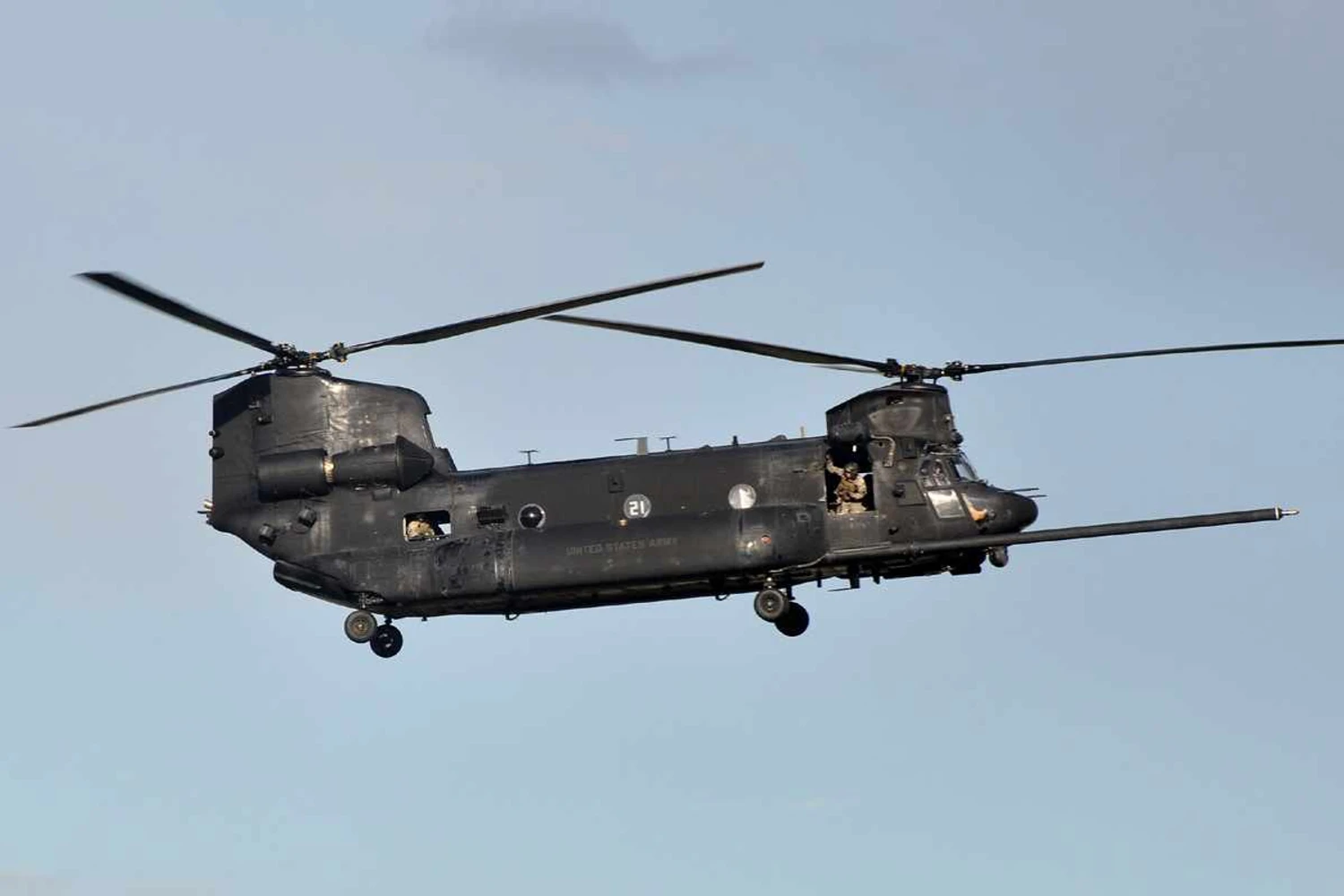 Exército dos EUA compra nove helicópteros MH-47G Chinook por US$ 265 milhões