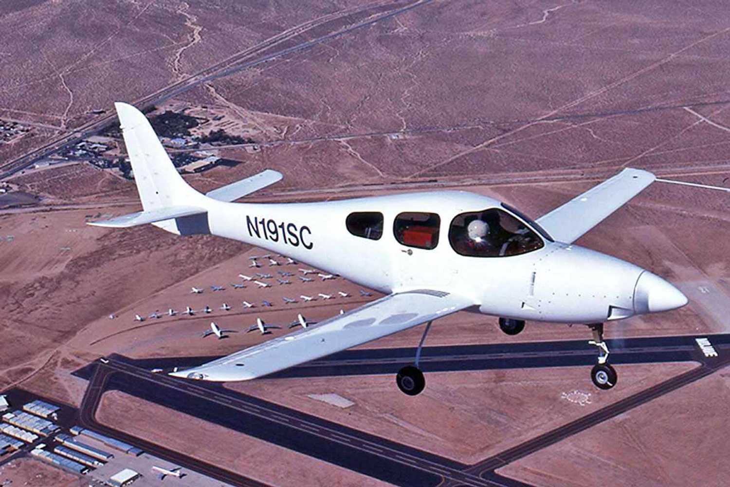 O Model 191 construído pela Scaled Composites a pedido da Toyoyta era equipado com um motor V8 de Lexus (Scaled)