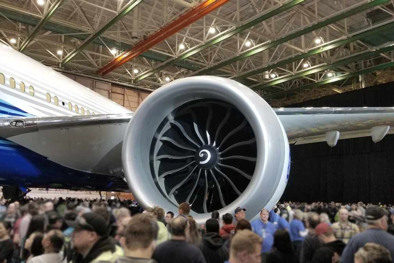 Apresentação do 777-9 (Dan Nevill)