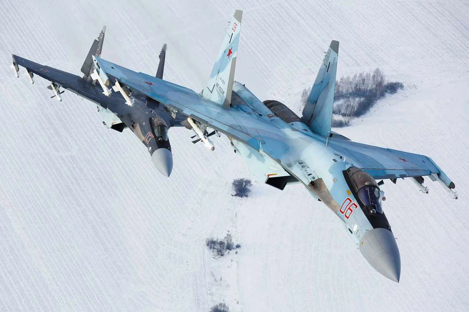 Fogo amigo: caça Su-35 derruba Su-30 em treinamento da Rússia