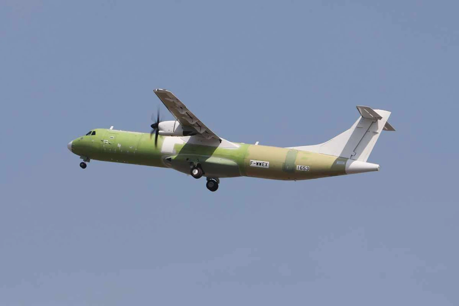ATR 72-600F cargueiro voa pela primeira vez