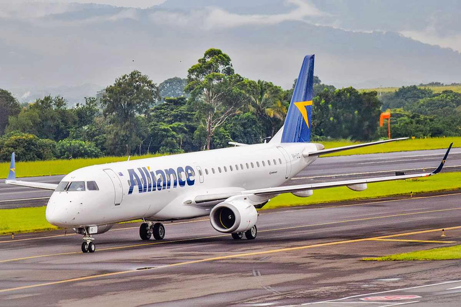 Companhia aérea Qantas desiste de comprar empresa dona de E-Jets e Fokker 100