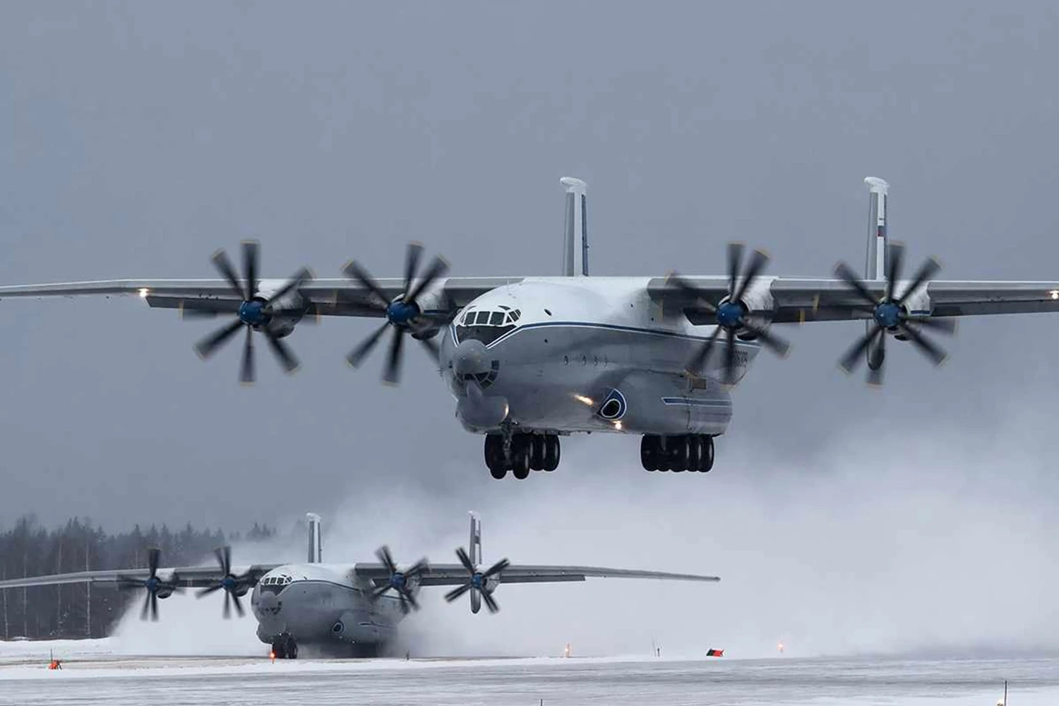O gigante AN-22 "Antei": o maior avião turboélice do planeta