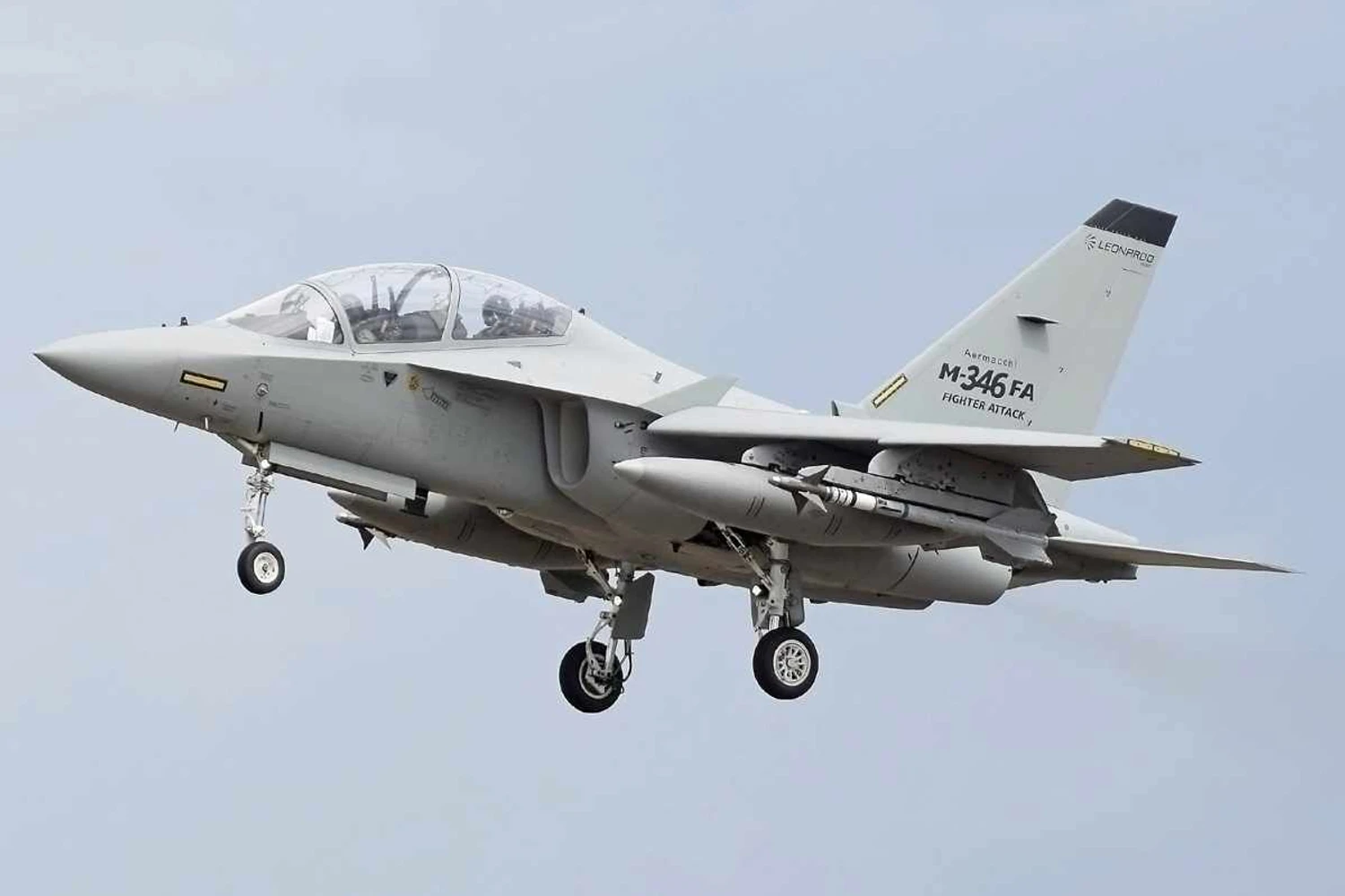 Áustria irá encomendar 12 jatos de treinamento Leonardo M-346FA