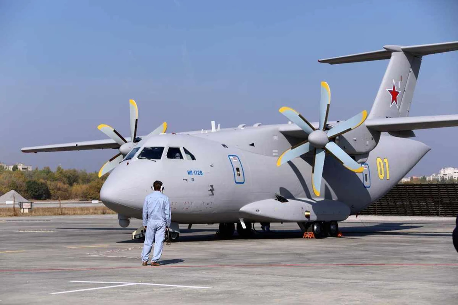 “Mini cargueiro” russo Ilyushin Il-112V chegará ao mercado em 2023