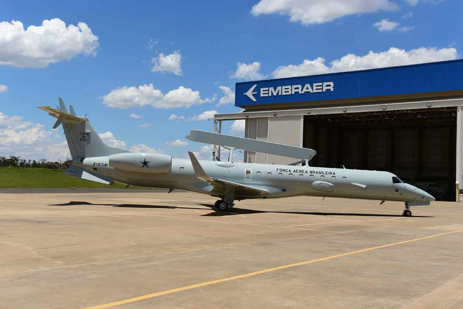 Embraer entrega primeiro “avião-radar” E-99 modernizado à FAB