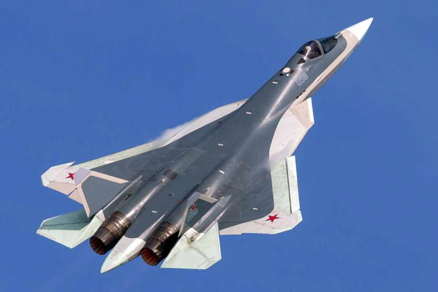 Caça russo Su-57 tem "invisibilidade" questionada por entidade britânica