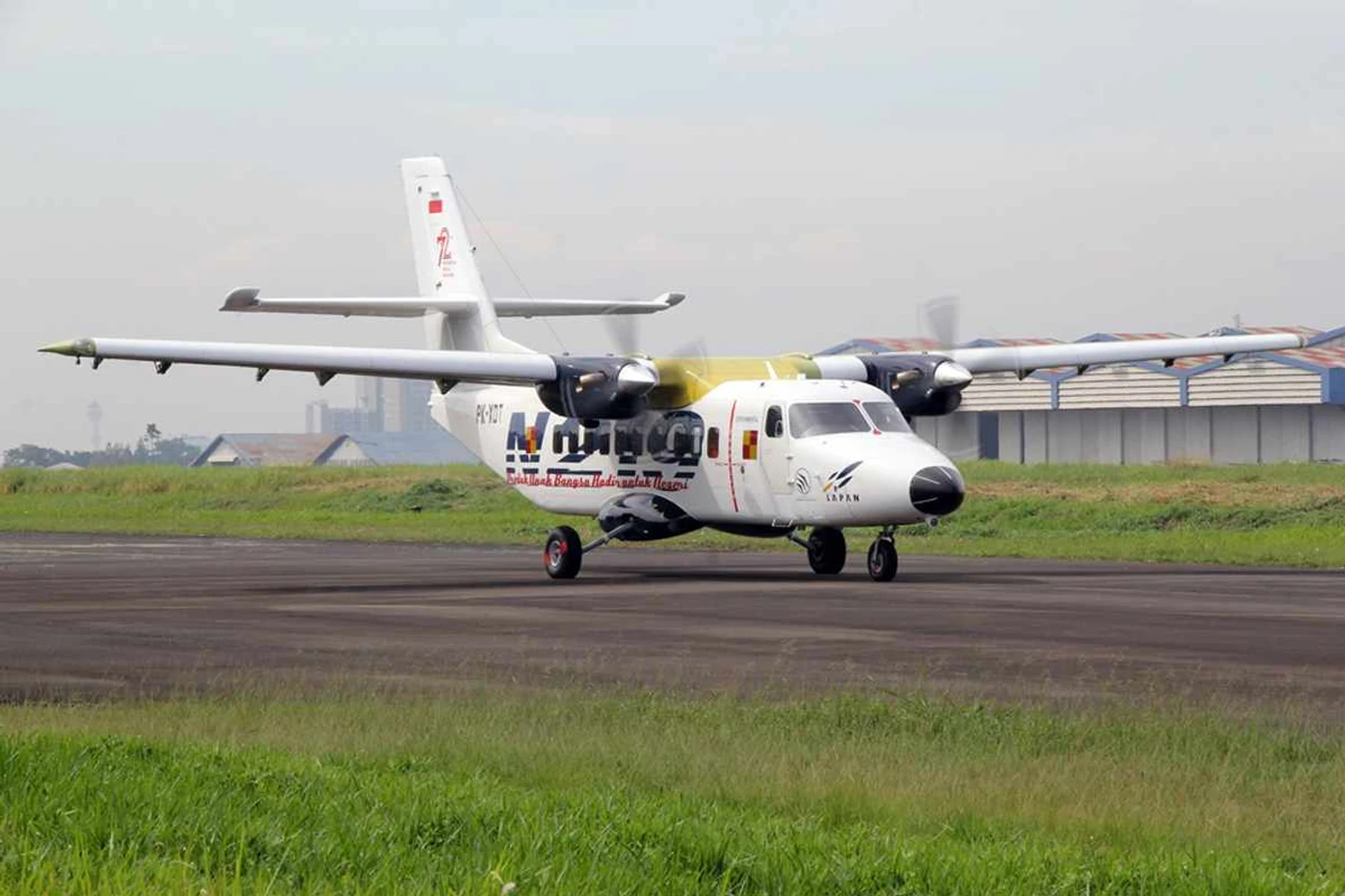 Avião comercial produzido na Indonésia recebe certificação